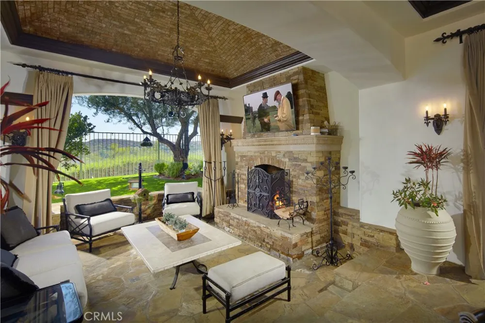 17 Long View Road Coto de Caza, CA 92679