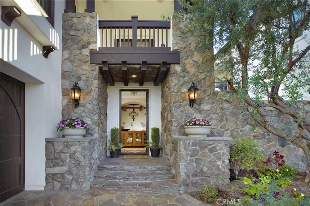 17 Long View Road Coto de Caza, CA 92679