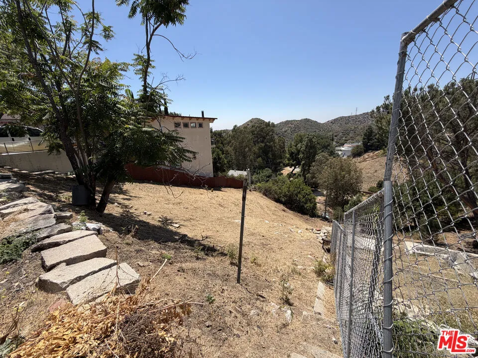9467 Reverie Road Tujunga, CA 91042