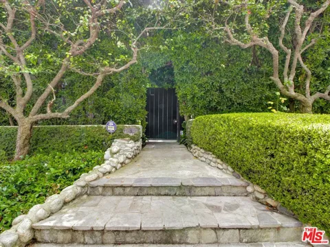 1327 Hayworth Avenue