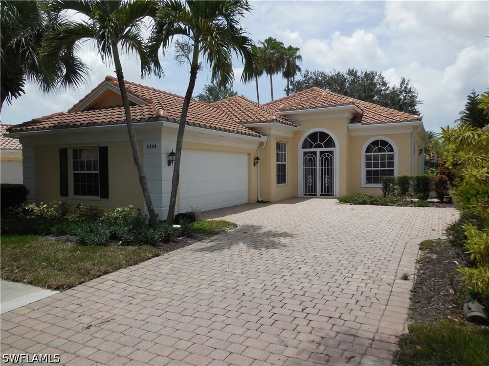 Hawkesbury Way Naples, FL 34119
