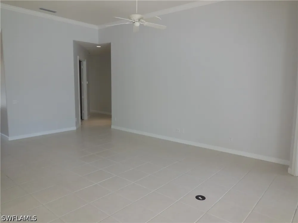 Hawkesbury Way Naples, FL 34119