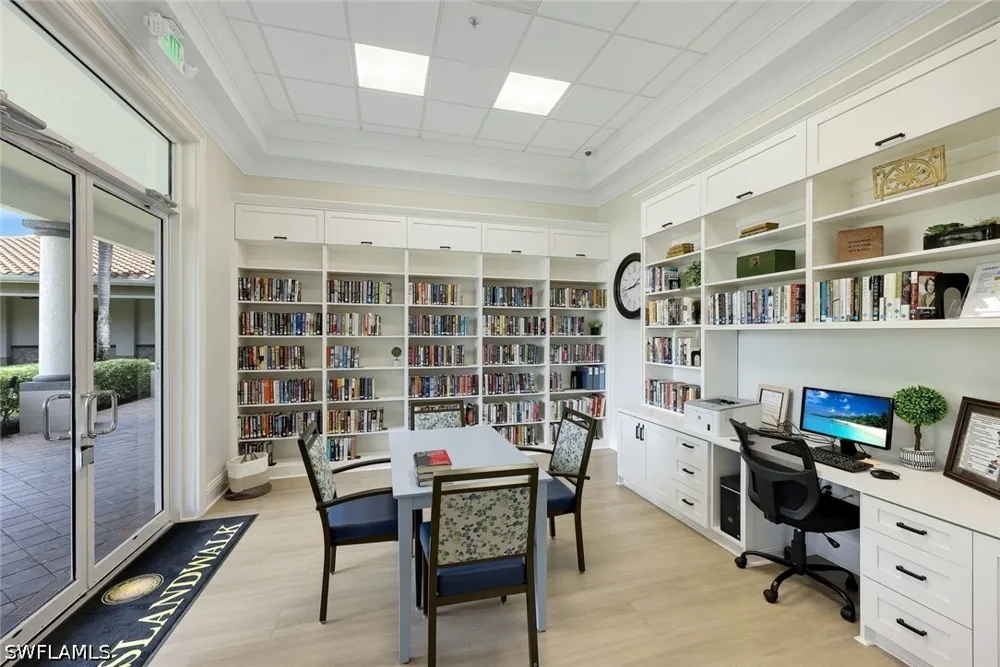 Hawkesbury Way Naples, FL 34119