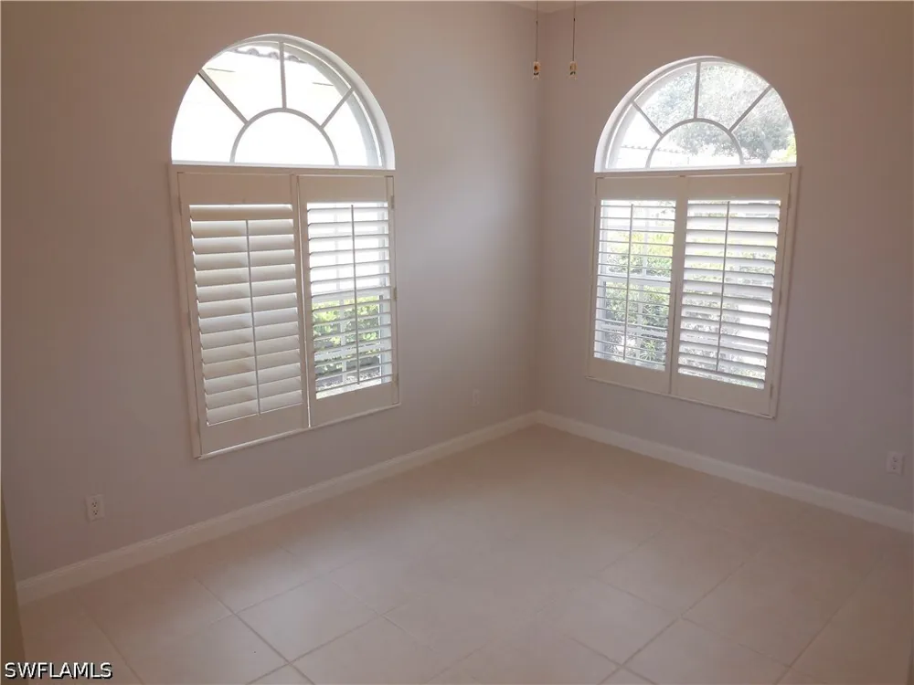 Hawkesbury Way Naples, FL 34119