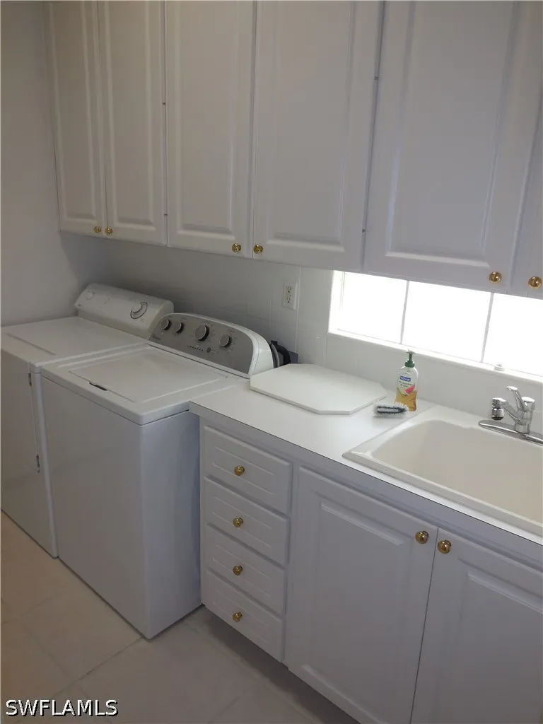 Hawkesbury Way Naples, FL 34119