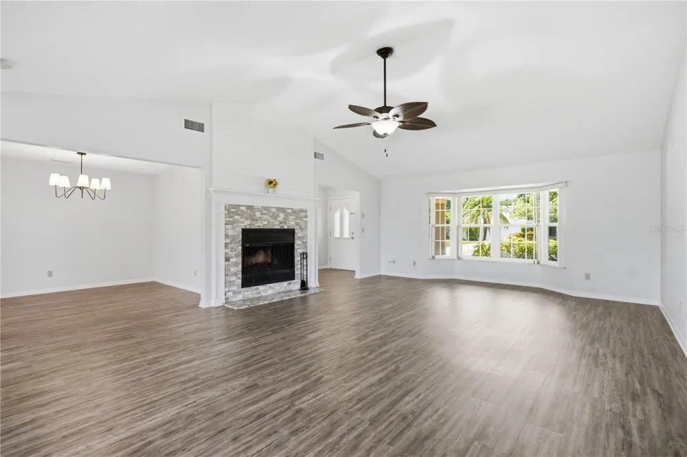 9743 106TH AVENUE Largo, FL 33773