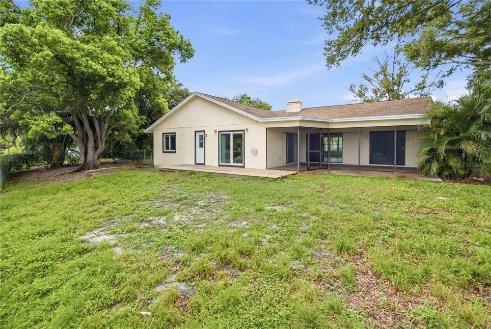 9743 106TH AVENUE Largo, FL 33773