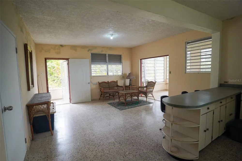 #143 BO ANON, #5 Ponce, PR 00730