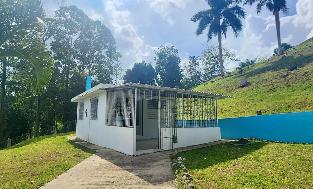 KM 12.2 INT LAS PAPAYAS RD (SR-185) #Lots A and B Carolina, PR 00987