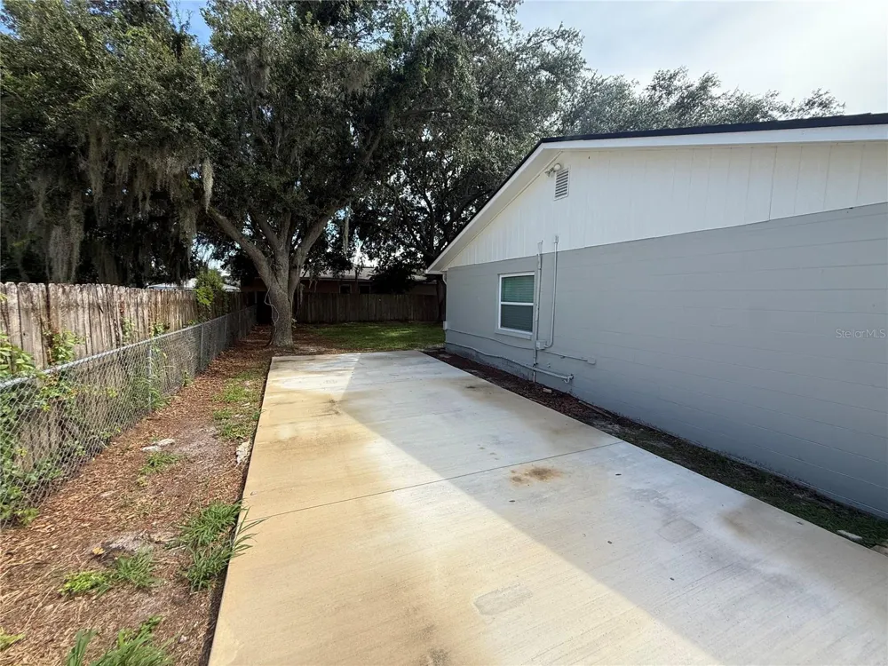 362 HOLLY RIDGE ROAD Winter Haven, FL 33880
