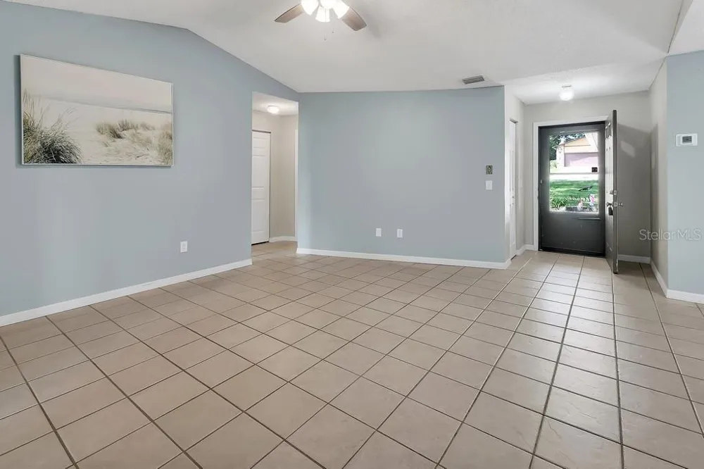 235 W RETTA STREET De Leon Springs, FL 32130