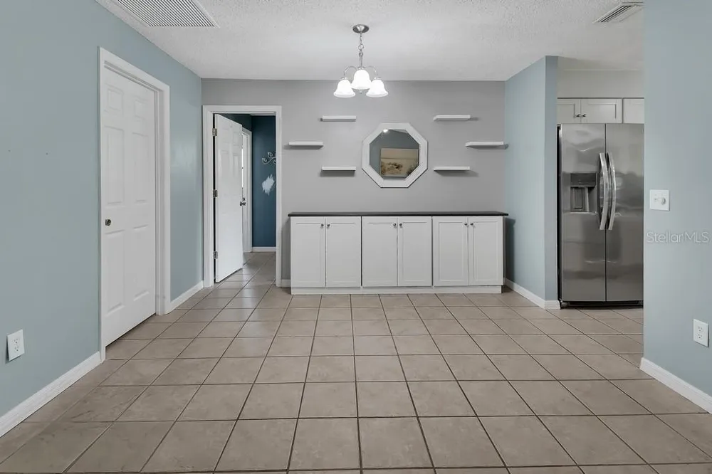235 W RETTA STREET De Leon Springs, FL 32130