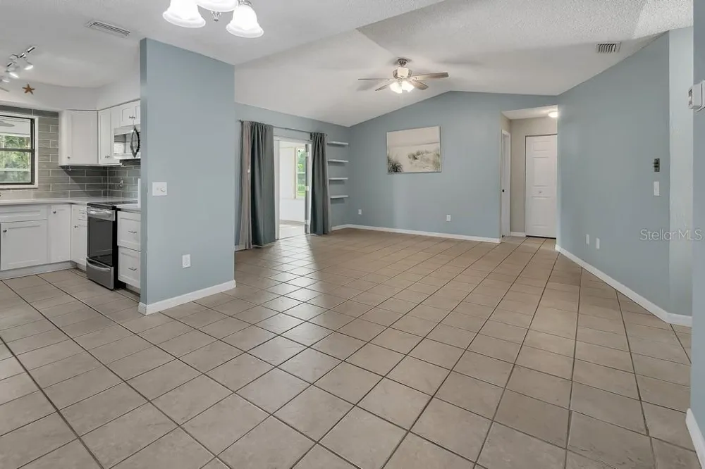 235 W RETTA STREET De Leon Springs, FL 32130