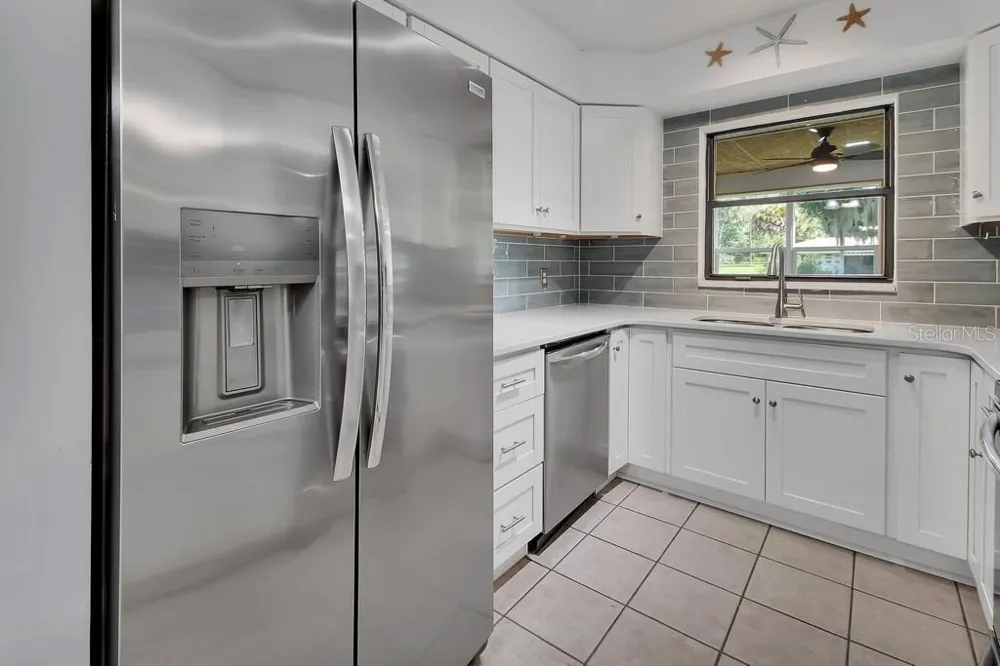 235 W RETTA STREET De Leon Springs, FL 32130