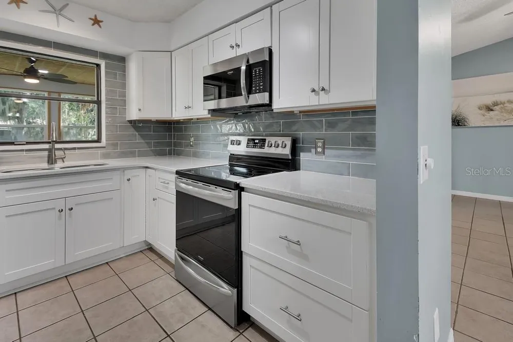 235 W RETTA STREET De Leon Springs, FL 32130