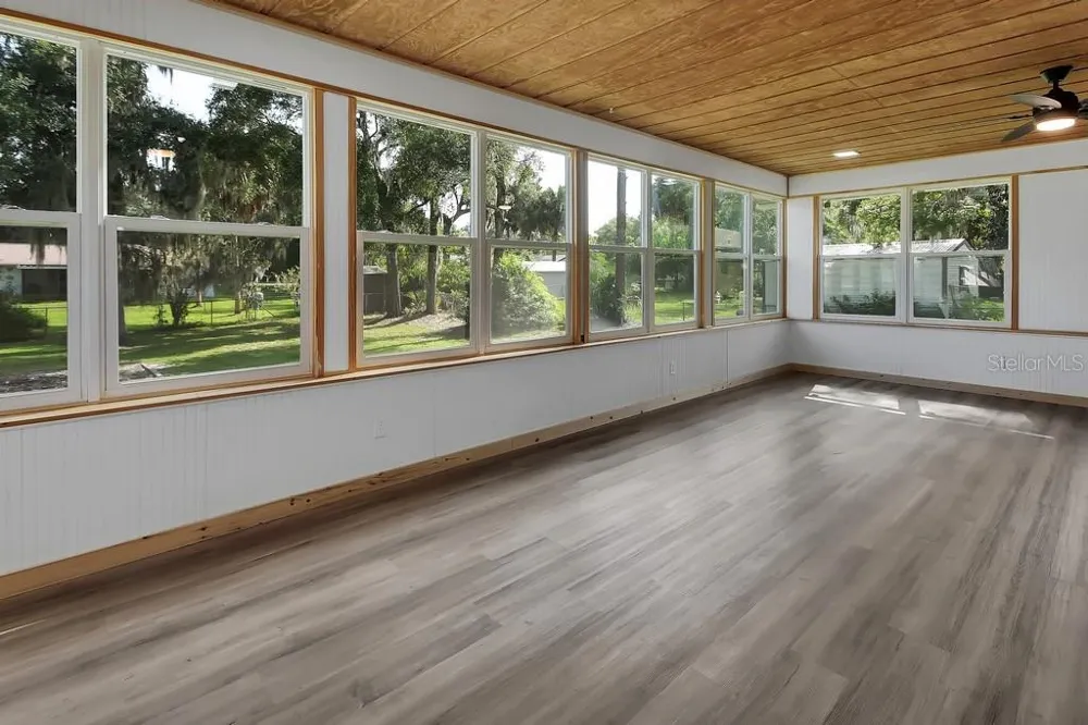 235 W RETTA STREET De Leon Springs, FL 32130