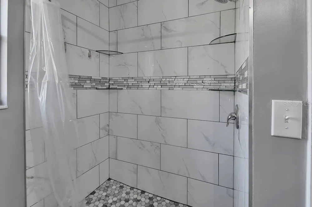 235 W RETTA STREET De Leon Springs, FL 32130