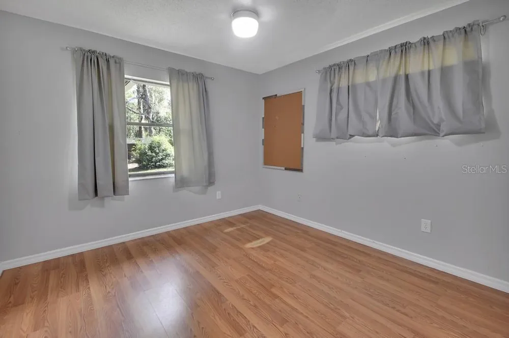 235 W RETTA STREET De Leon Springs, FL 32130