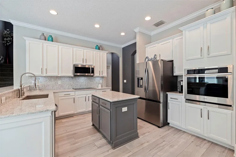 11508 OYSTER BAY CIRCLE New Port Richey, FL 34654