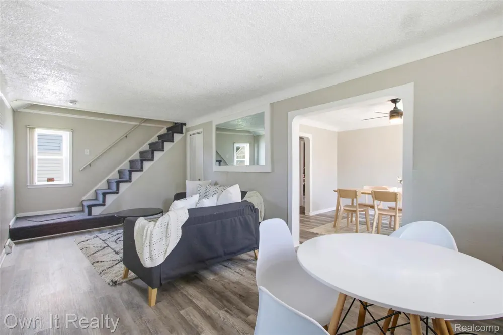 26546 Palmer Boulevard Madison Heights City, MI 48071