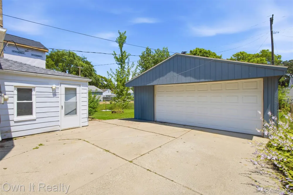 26546 Palmer Boulevard Madison Heights City, MI 48071