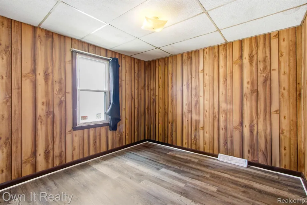 26546 Palmer Boulevard Madison Heights City, MI 48071