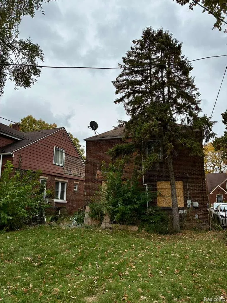 20014 Hull Street Highland Park City, MI 48203