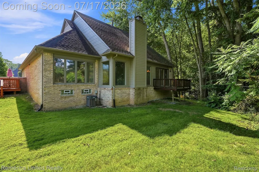 24597 Edgewood Drive Novi City, MI 48374
