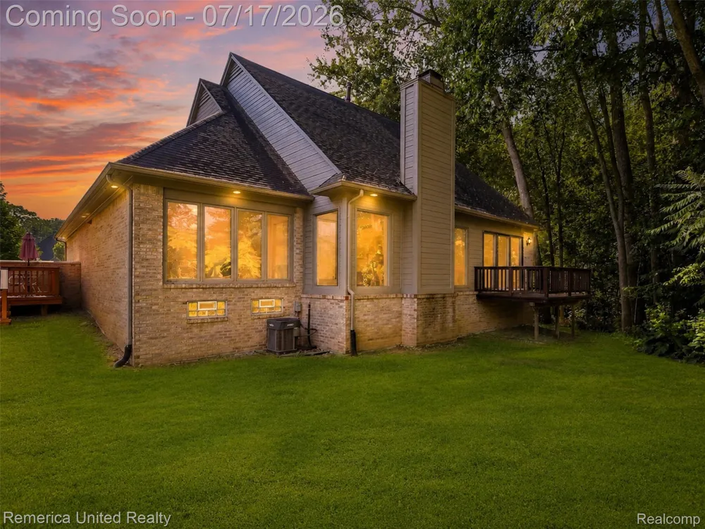 24597 Edgewood Drive Novi City, MI 48374