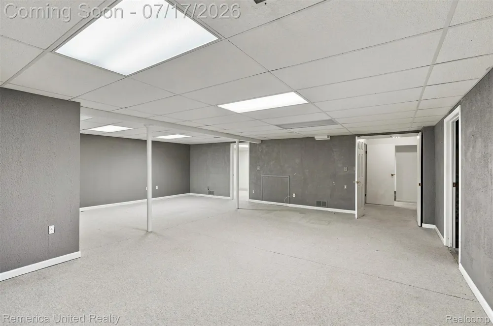 24597 Edgewood Drive Novi City, MI 48374