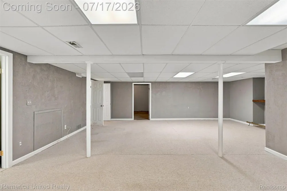 24597 Edgewood Drive Novi City, MI 48374