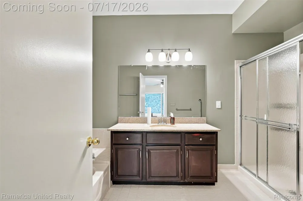 24597 Edgewood Drive Novi City, MI 48374