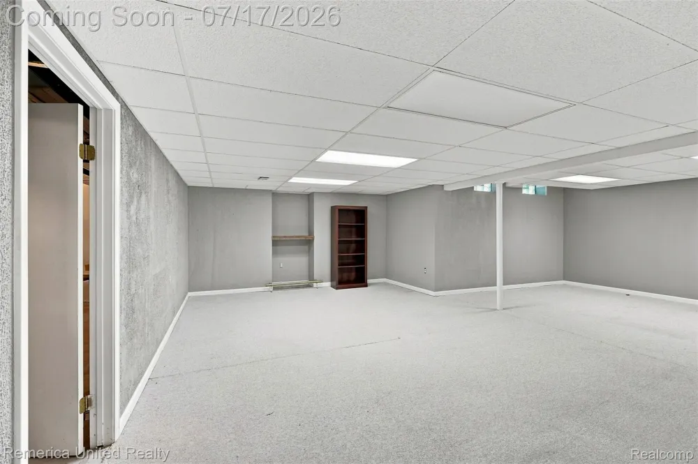 24597 Edgewood Drive Novi City, MI 48374