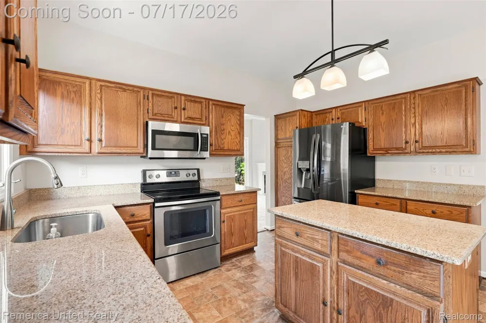 24597 Edgewood Drive Novi City, MI 48374