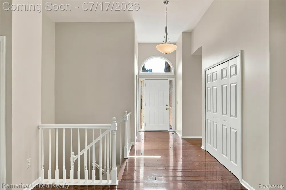 24597 Edgewood Drive Novi City, MI 48374