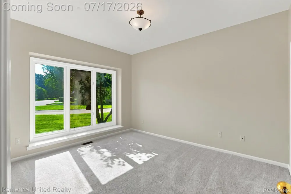 24597 Edgewood Drive Novi City, MI 48374