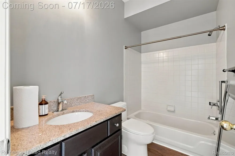 24597 Edgewood Drive Novi City, MI 48374