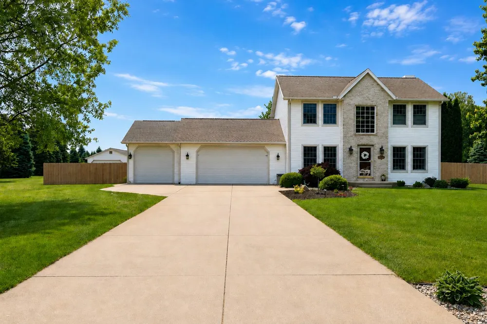 47679 Woodfield Circle Almena Township, MI 49071