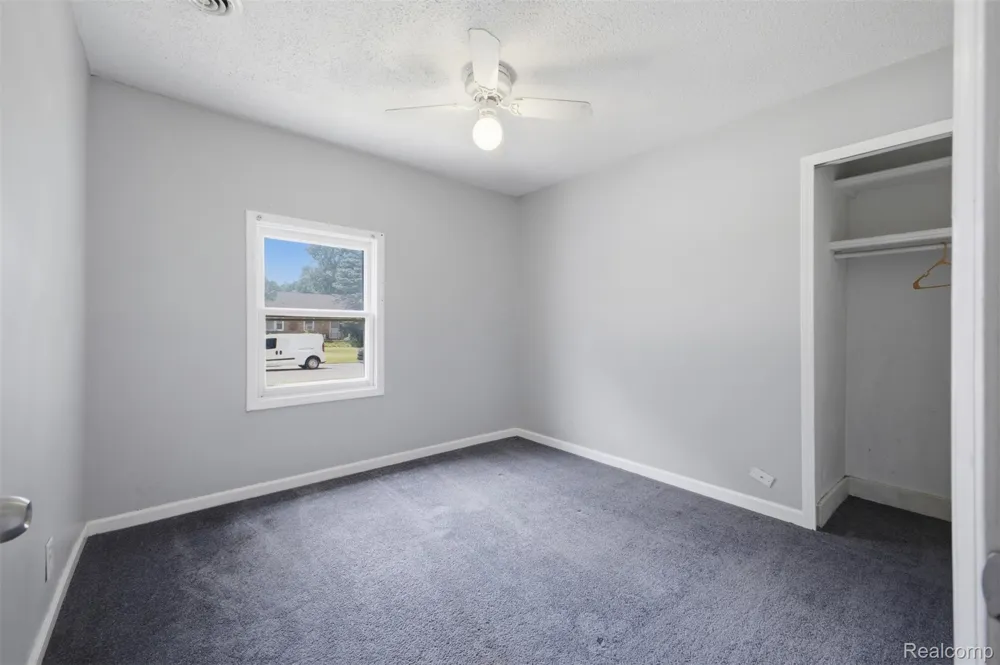 5921 Oldham Street Taylor City, MI 48180