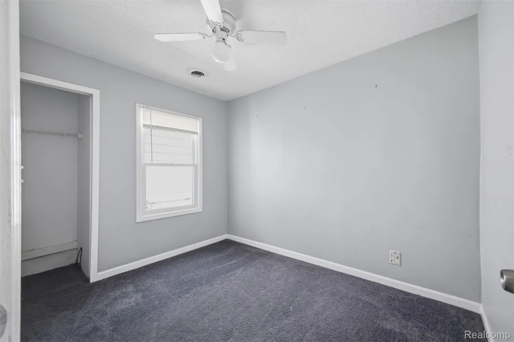 5921 Oldham Street Taylor City, MI 48180