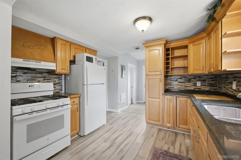 5921 Oldham Street Taylor City, MI 48180