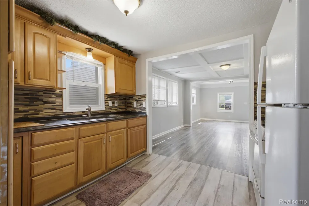 5921 Oldham Street Taylor City, MI 48180