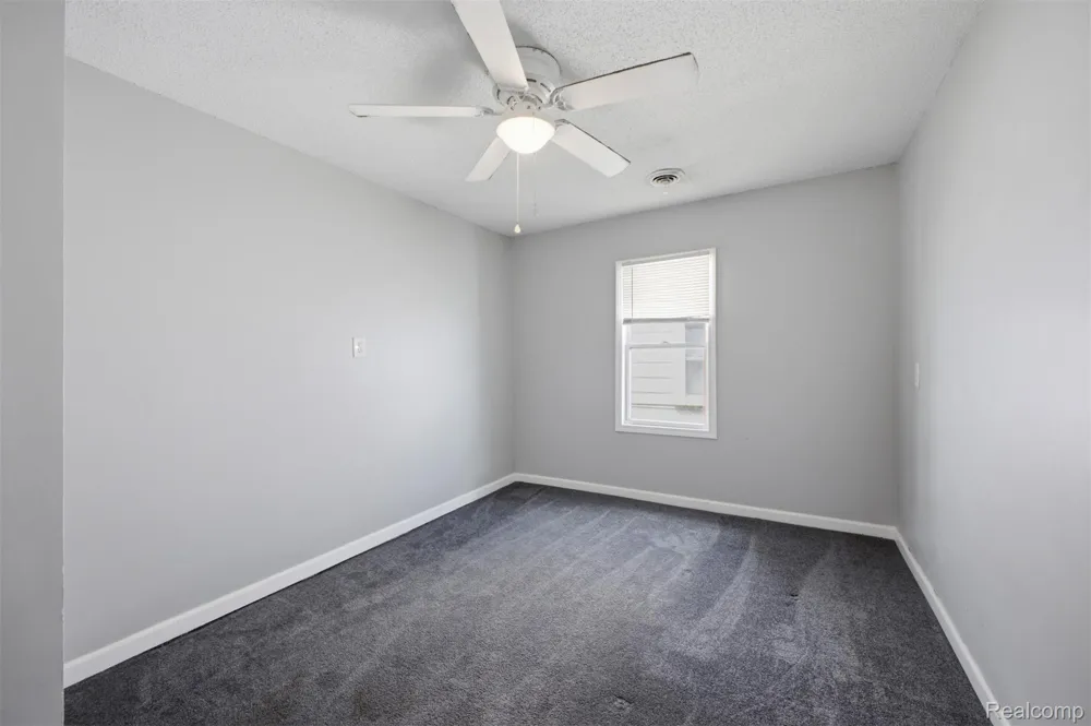 5921 Oldham Street Taylor City, MI 48180
