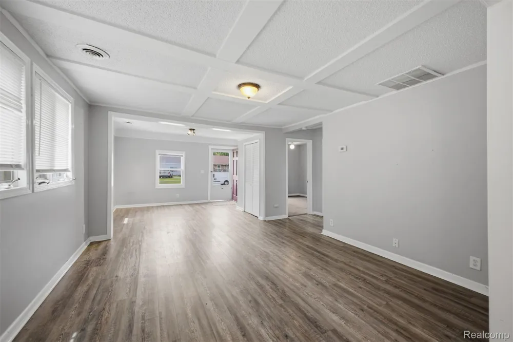 5921 Oldham Street Taylor City, MI 48180