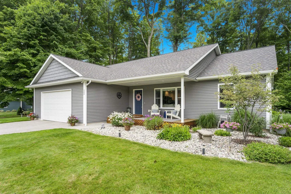 5404 Barney Road Garfield Charter Township, MI 49684
