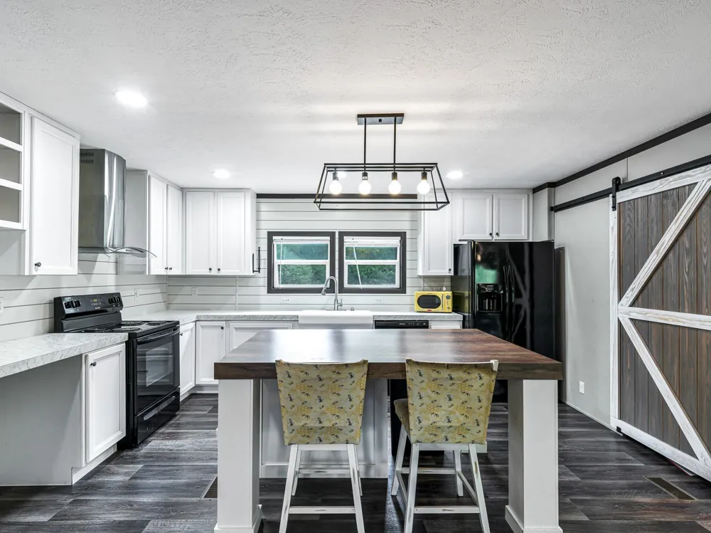 1047 Jim Bob Lane New Ulm, TX 78950