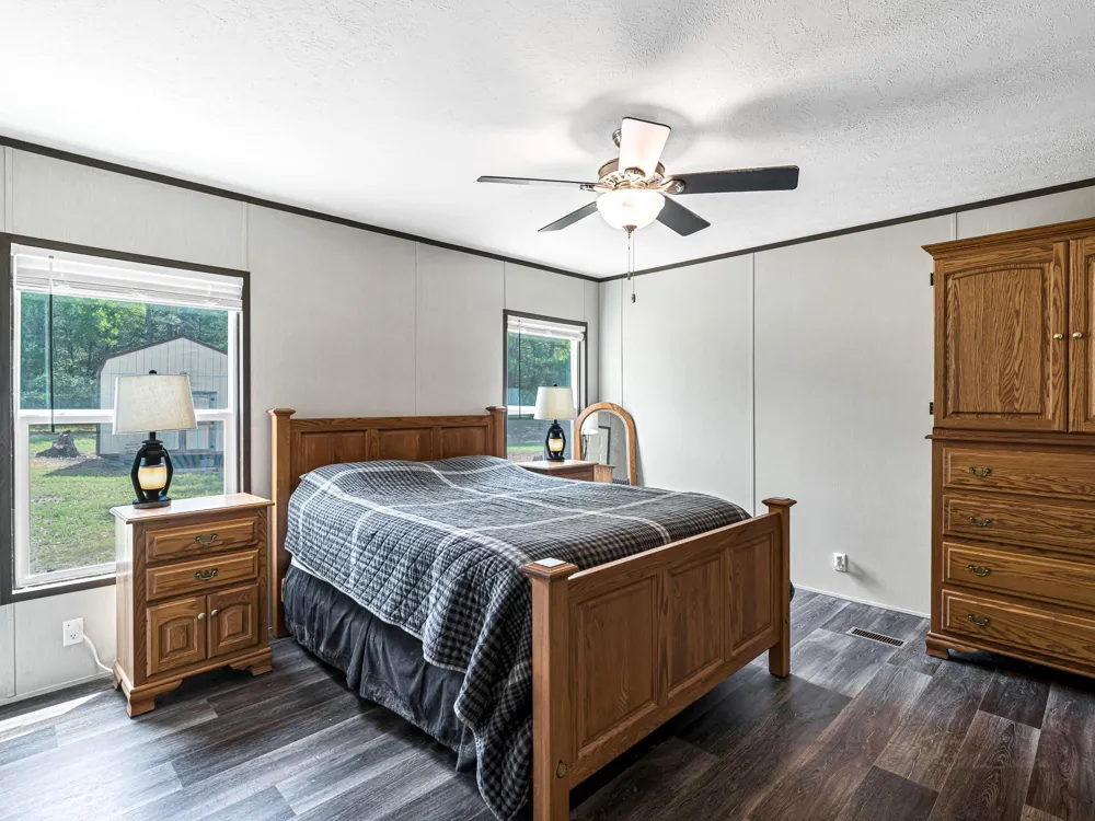 1047 Jim Bob Lane New Ulm, TX 78950
