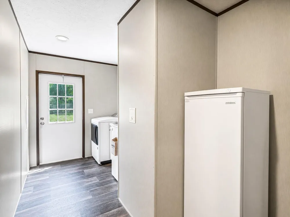 1047 Jim Bob Lane New Ulm, TX 78950