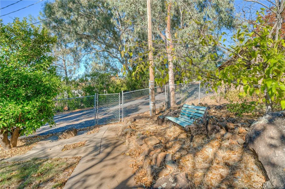 12 Service Oroville, CA 95966