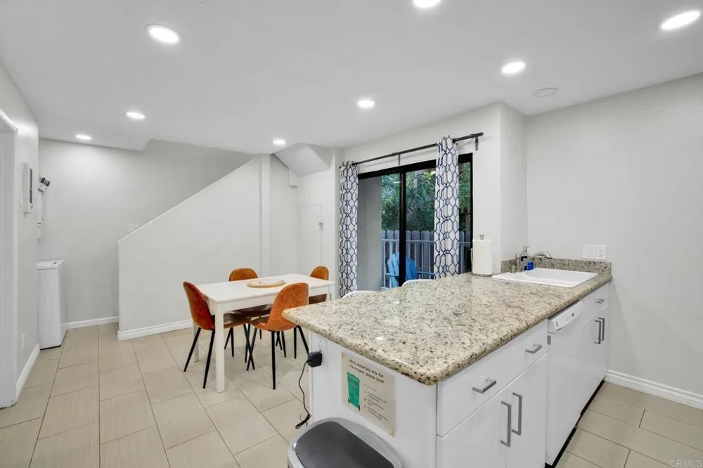 1251 Parker Pl. #2J San Diego, CA 92109